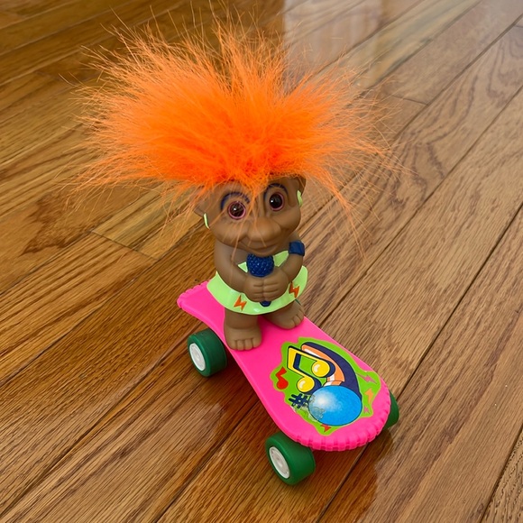 Vintage 1990s Orange Haired Singing Troll Doll on Skateboard - Picture 3 of 12